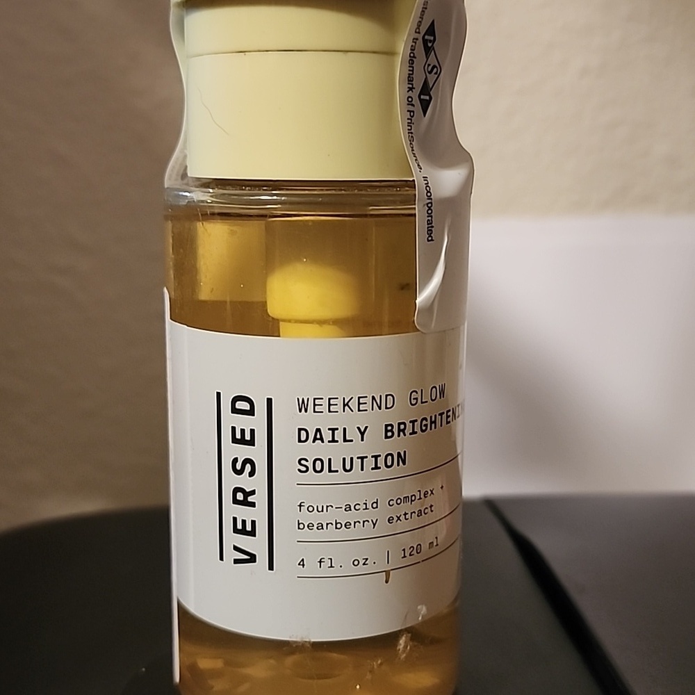 VERSED Daily Brightening Solution New Sealed!